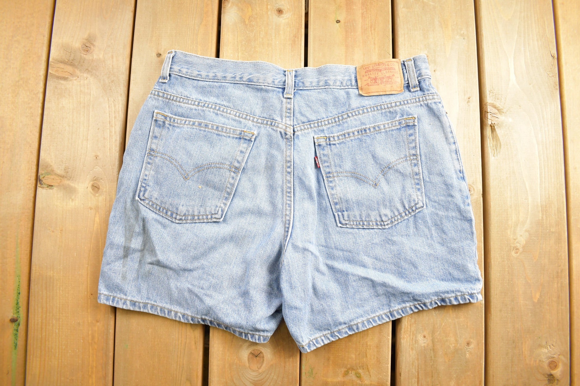 Vintage 1990s Levi's Red Tab Denim Womens Jean Shorts Size 34 x 4