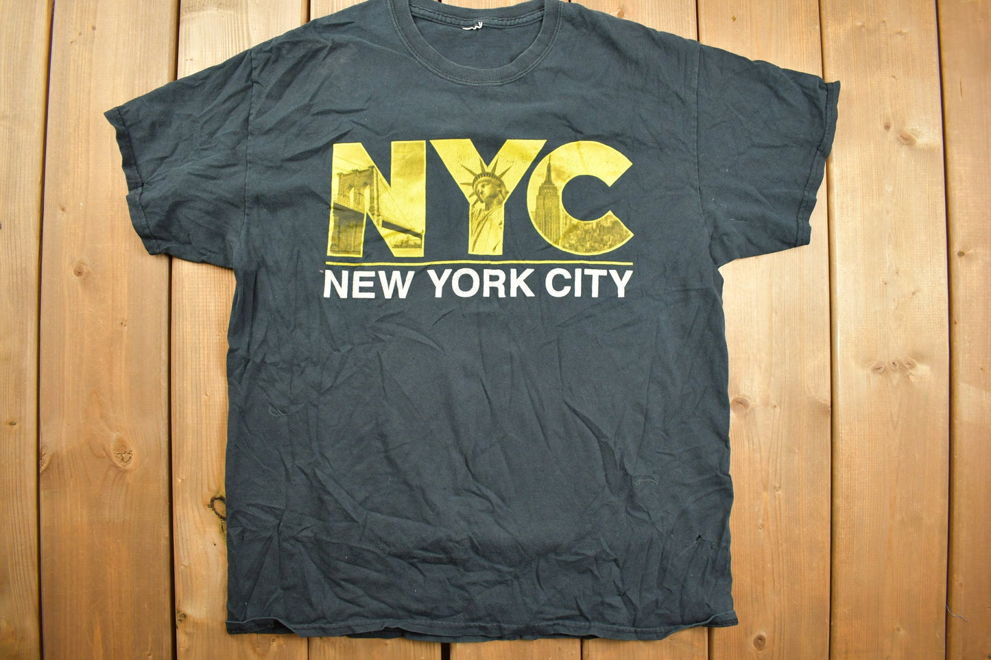 Vintage 1990s New York City NYC Souvenir T Shirt / Streetwear / Vintage New York T Shirt / Vacation Tee / Travel T Shirt