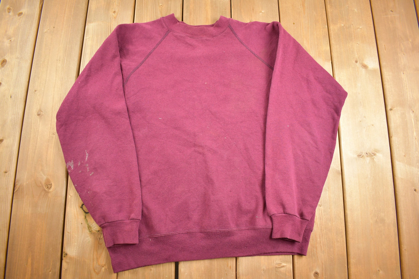 Vintage 1980s Blank Hanes Activewear Crewneck Sweatshirt / Red / Raglan / 80s Crewneck / Athleisure / Streetwear / Essential / 80s Blank