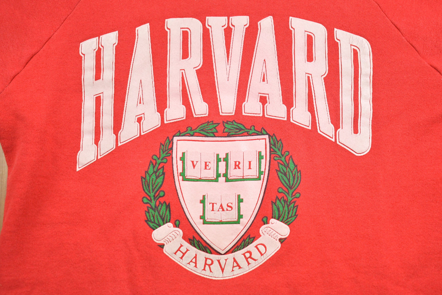 Vintage 1980s Harvard University Raglan Crewneck Sweater / American Ivy League School / College Sports / Pullover Sweatshirt / Short Sleeve