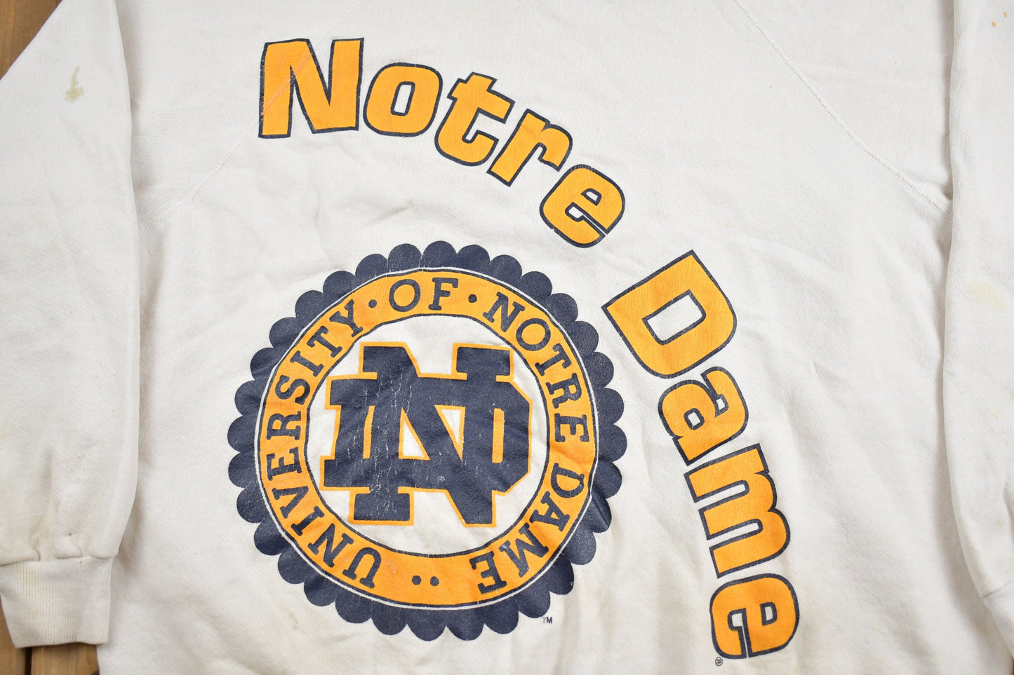 Vintage 1990s University Of Notre Dame Collegiate Crewneck / Embroidered / NCAA Sweatshirt / Sportswear / Americana / UND