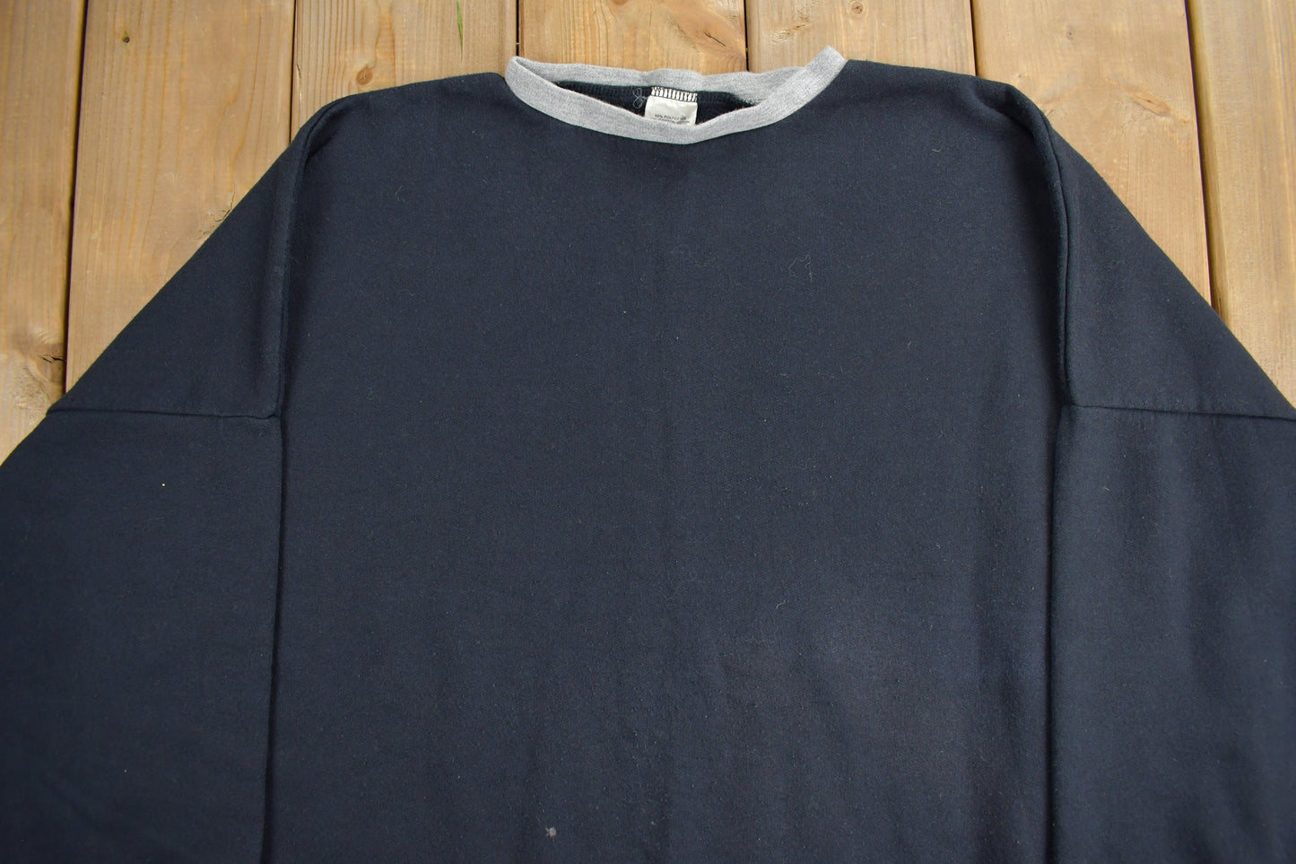 Vintage 1990s Black Blank Crewneck Sweatshirt / 90s Crewneck / Made In Canada / Essential / Streetwear / 90s Blank / One Size