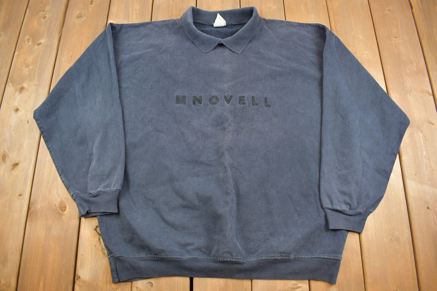 Vintage 1990s MI Novell Crewneck Sweatshirt Built In Collar / 90s Crewneck / Made In Canada / Streetwear / Embroidered / Size Extra Large /