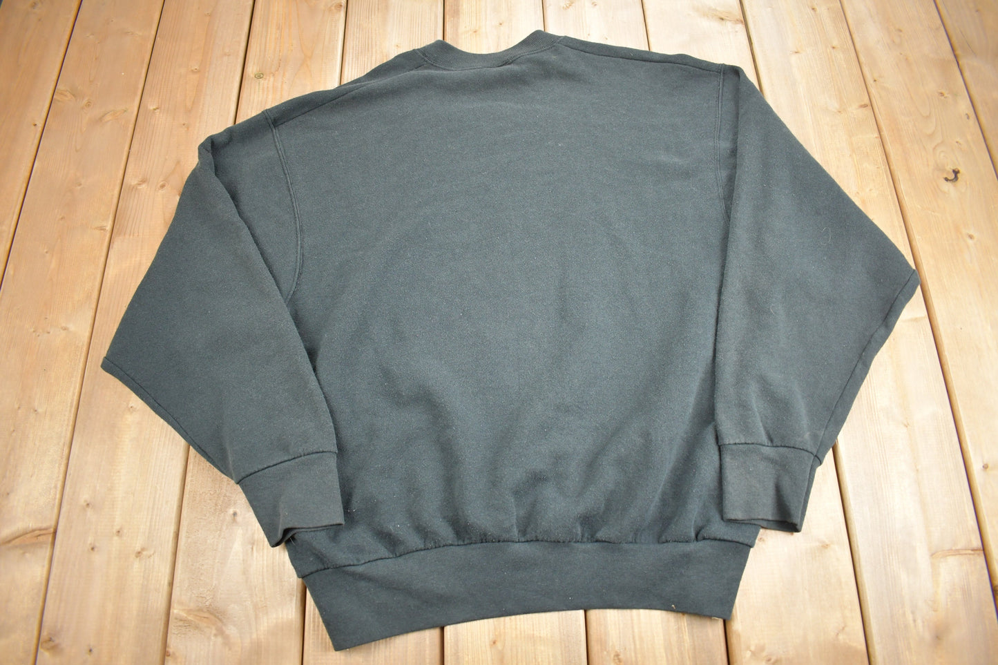 Vintage 1990s Blank Black Crewneck Sweatshirt / 90s Crewneck / Made In Canada / Essential / Streetwear / 90s Blank / Fruit of the Loom