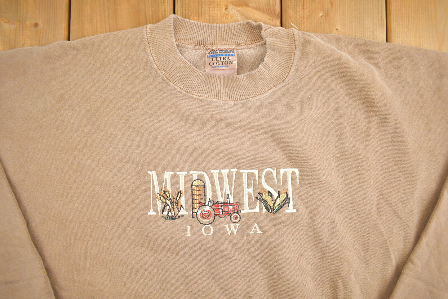 Vintage 1990s Midwest Iowa Tourist Sweatshirt / 90s Crewneck / Made In Canada / Essential / Streetwear / 90s Activewear / Embroidered