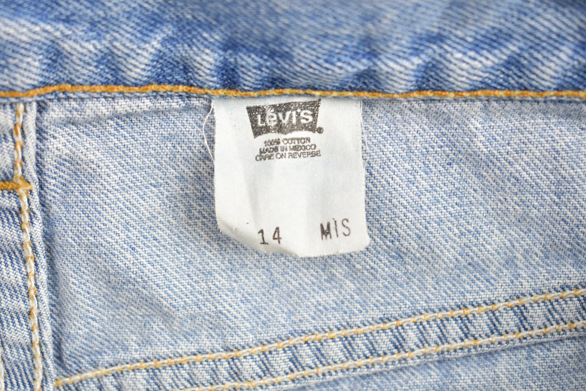 Vintage 1990s Levi's Red Tab Denim Womens Jean Shorts Size 34 x 4