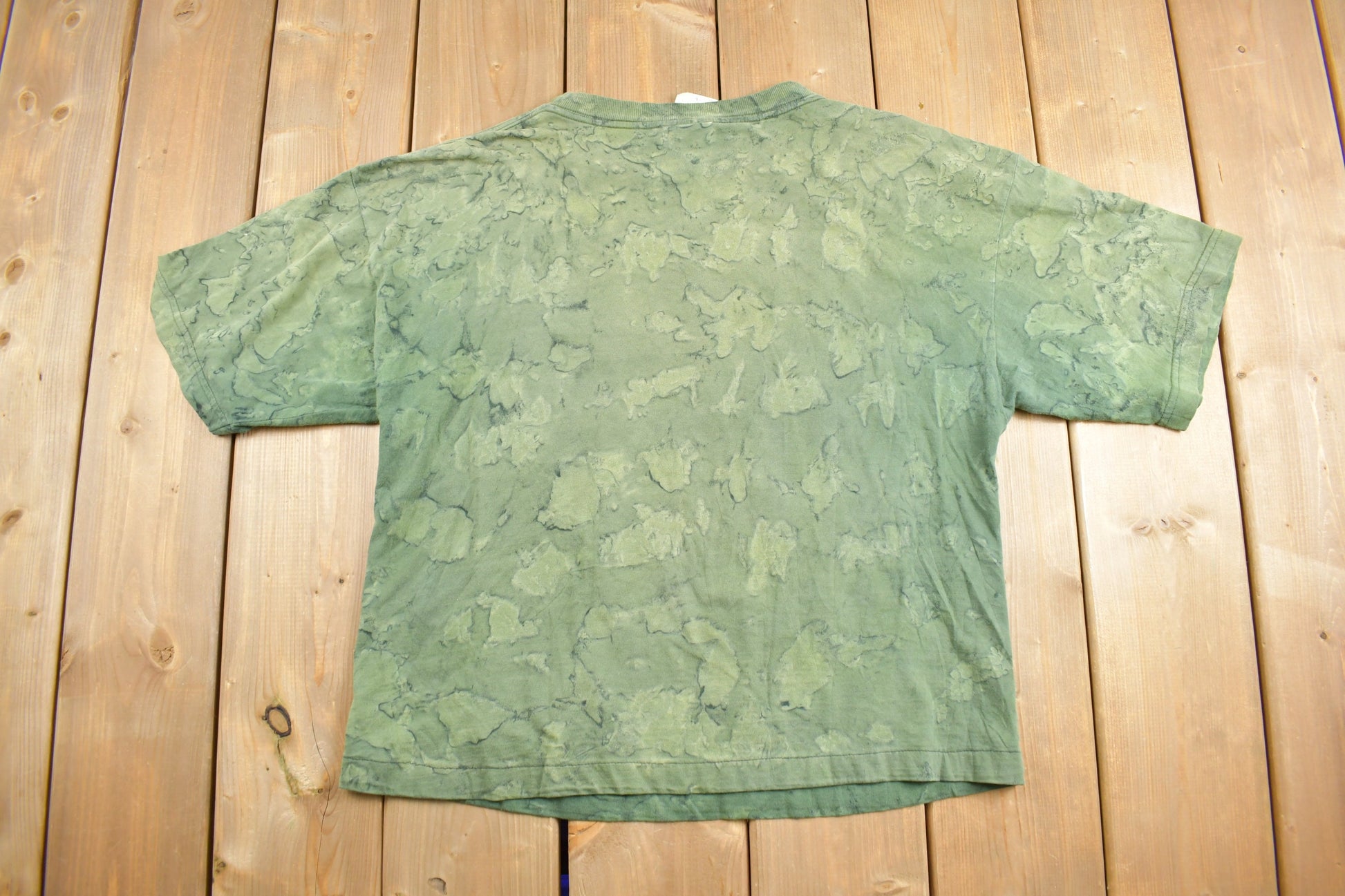 Vintage Y2K Wolf Theme Graphic Tie Dye T-Shirt