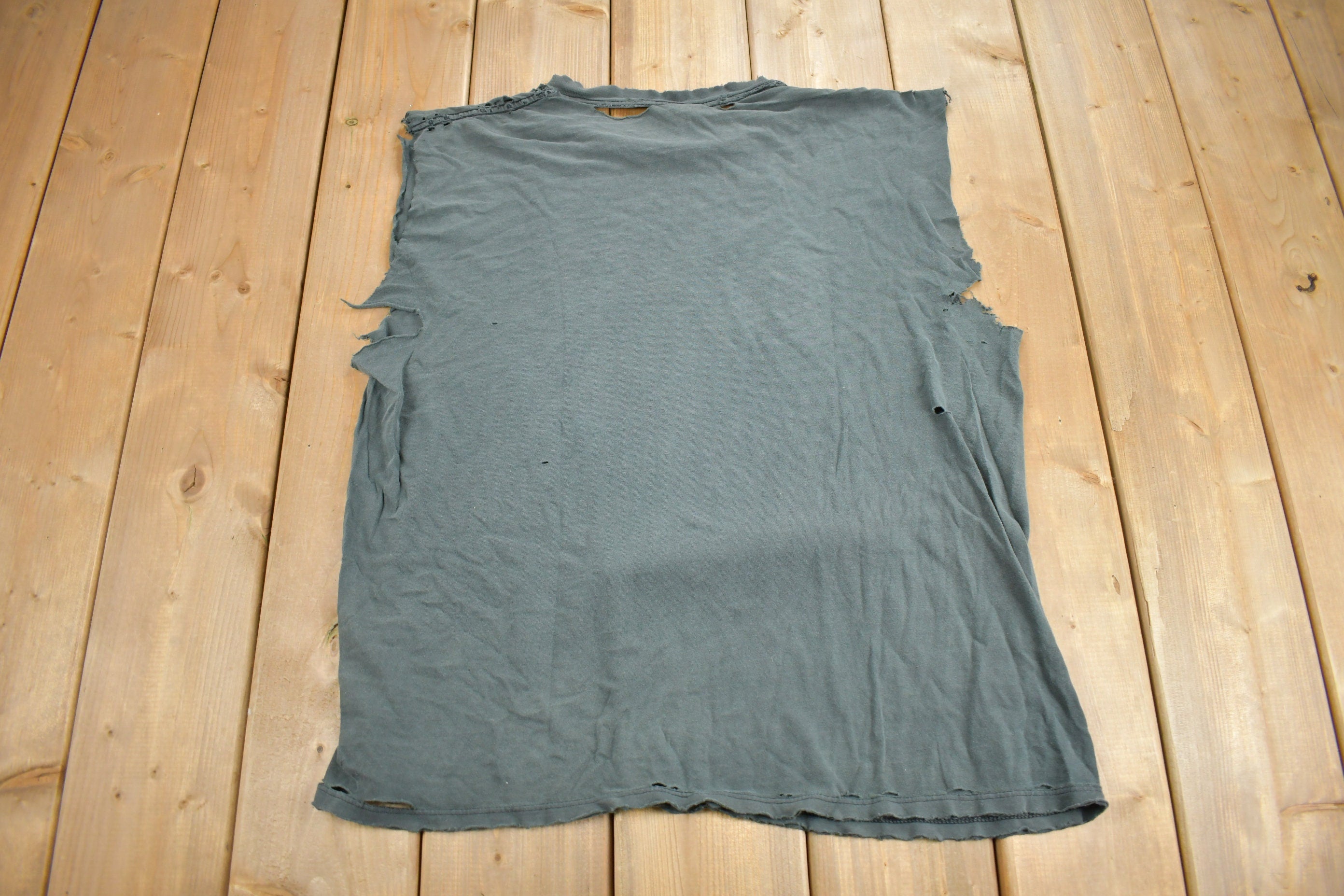 Vintage 1990s Chicago Bulls NBA Thrashed T-Shirt