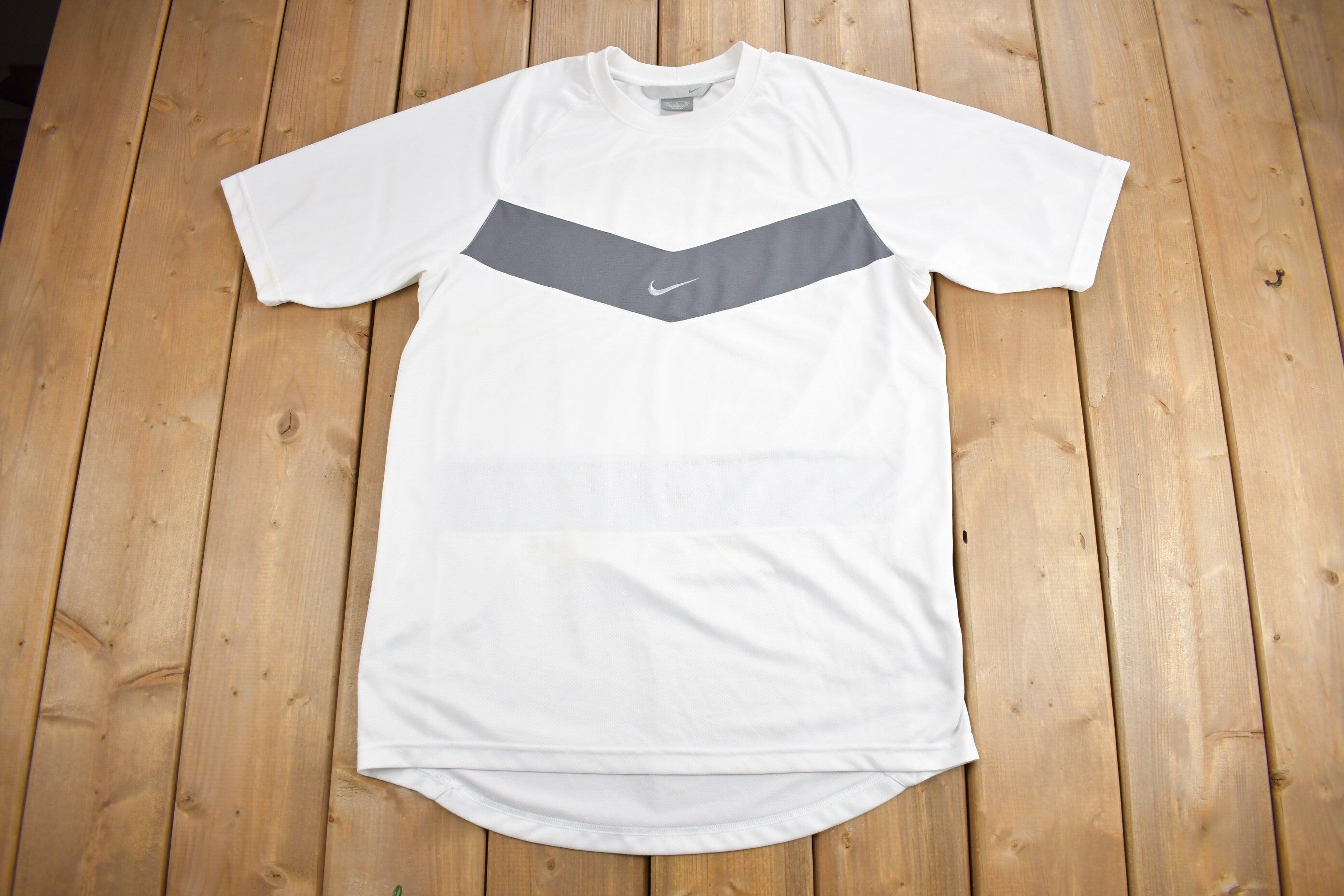 nike mid swoosh t shirt