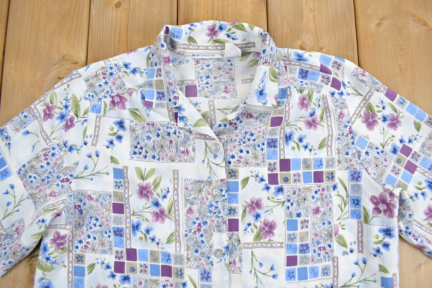 Vintage 1990s Floral Button Up Short Sleeve Shirt / Abstract Pattern / Casual Shirt / Formal Shirt / Geometric Floral / Size Medium