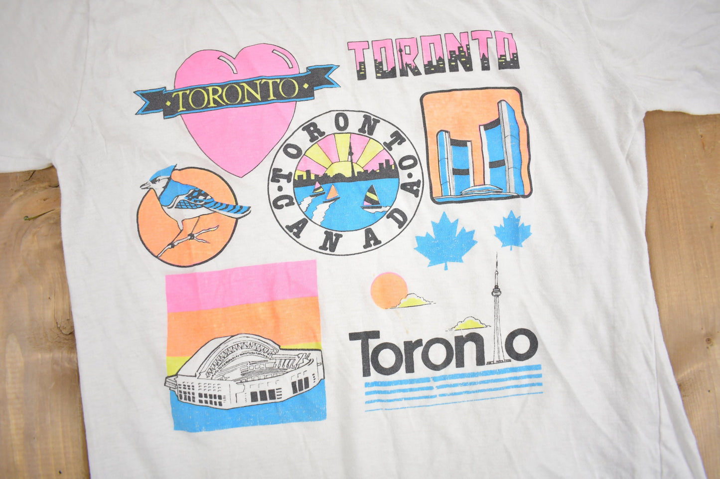 Vintage 1980s Toronto Canada Souvenir T Shirt / Streetwear / Vacation Tee / Travel T Shirt / Single Stitch / Made In Canada