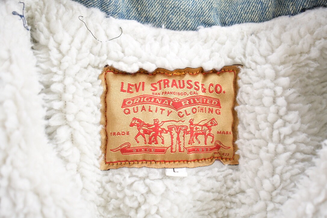 Vintage 1990s Levi's Sherpa Lined Jean Jacket / Vintage Denim / Streetwear / Vintage Levi's / Fall Jacket / Made In USA / 90s Jean Jacket /