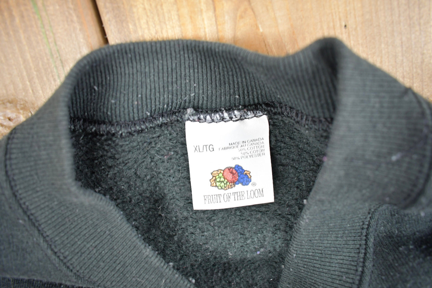 Vintage 1990s Blank Black Crewneck Sweatshirt / 90s Crewneck / Made In Canada / Essential / Streetwear / 90s Blank / Fruit of the Loom