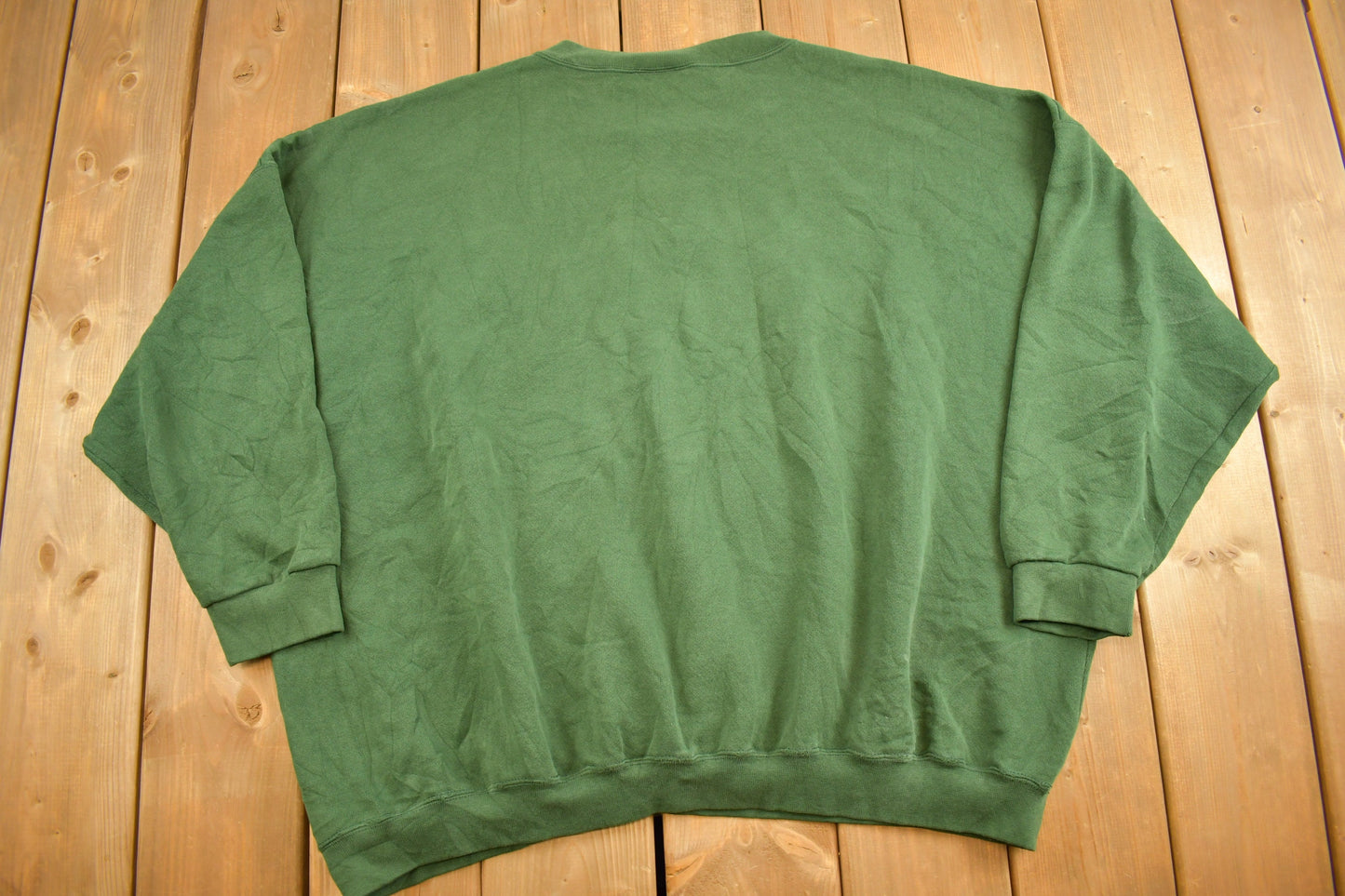 Vintage 1990s Blank Green Crewneck Sweatshirt / 90s Crewneck / Classic Sweater / Essential / Streetwear / 90s Blank