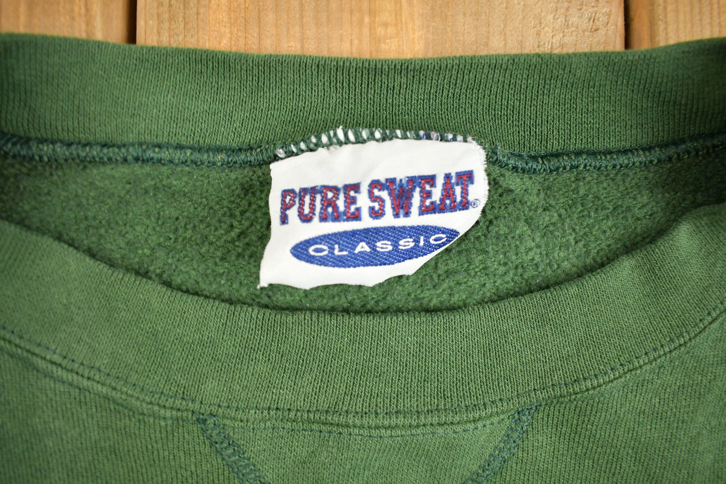 Vintage 1990s Blank Green Crewneck Sweatshirt / 90s Crewneck / Classic Sweater / Essential / Streetwear / 90s Blank