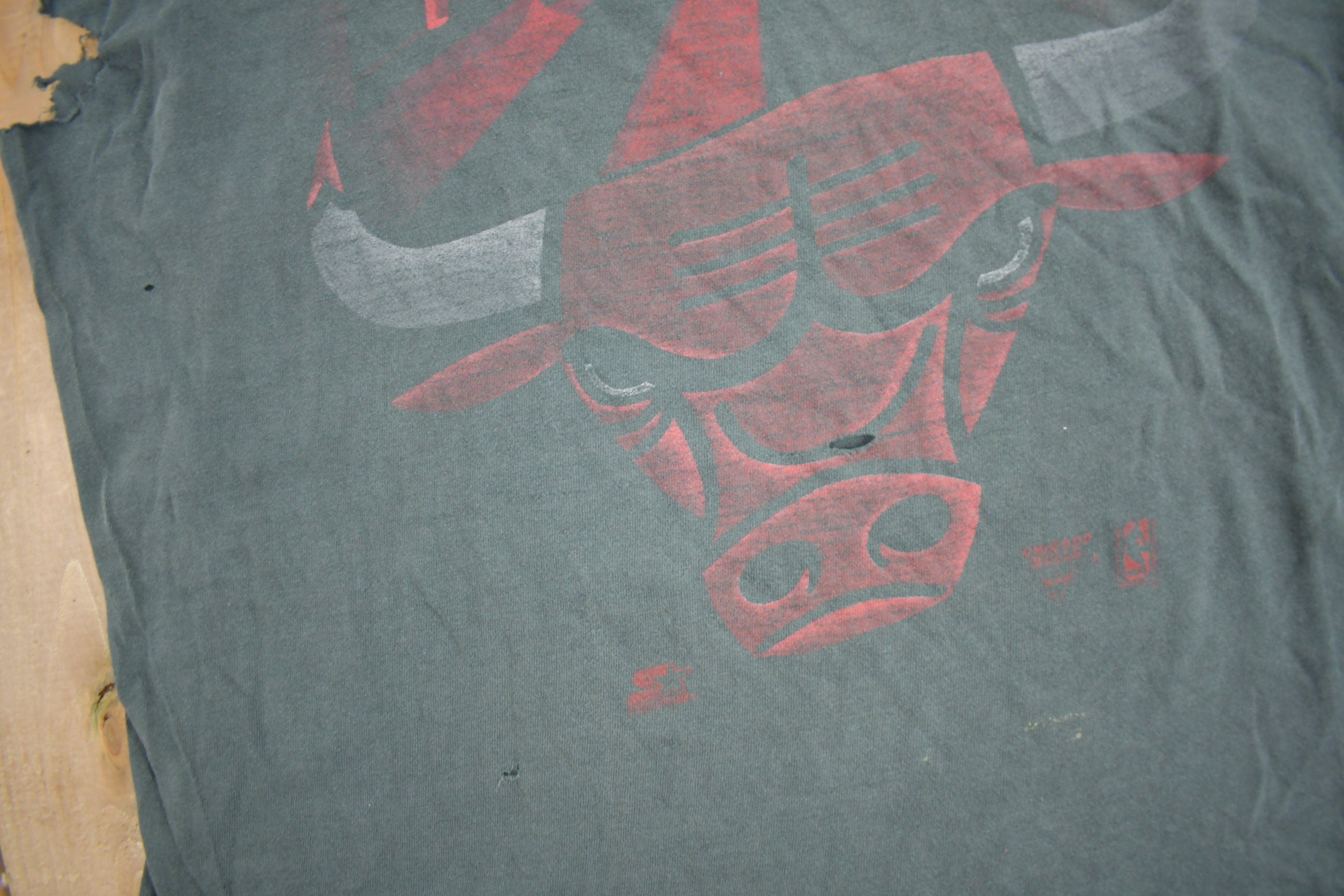 Vintage 1990s Chicago Bulls NBA Thrashed T-Shirt