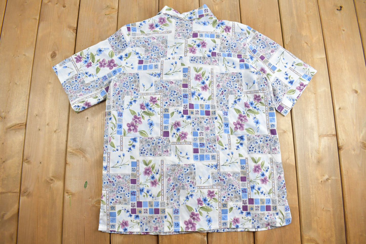 Vintage 1990s Floral Button Up Short Sleeve Shirt / Abstract Pattern / Casual Shirt / Formal Shirt / Geometric Floral / Size Medium