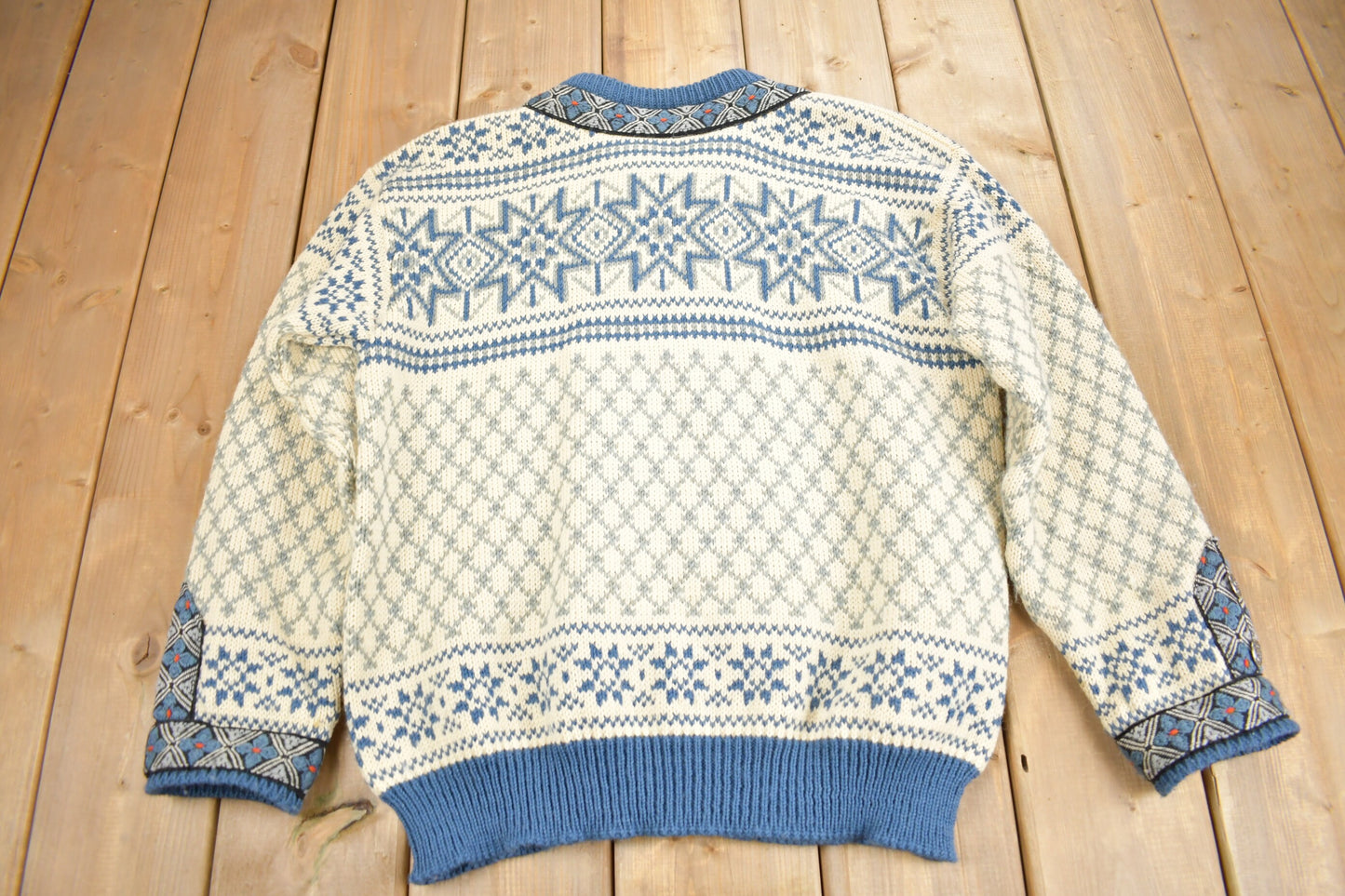 Vintage 1980s Dale Of Norway 100% Wool Knit Clasp Sweater / Vintage Knit / All Over Pattern / Winter Sweatshirt / Abstract Pattern