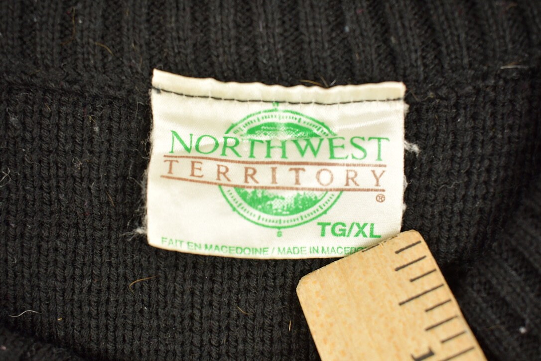 Vintage 1990s Northwest Territory Snow Graphic Knitted Sweater / Vintage 90s Crewneck / Pattern Sweater / Christmas / Pullover Sweatshirt