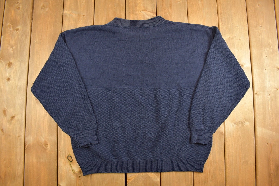 Vintage 1990s Notre Dame Navy Blue Knitted Sweater / Vintage 90s Crewneck / Made In USA / Sweatshirt / Football / NCAA / University