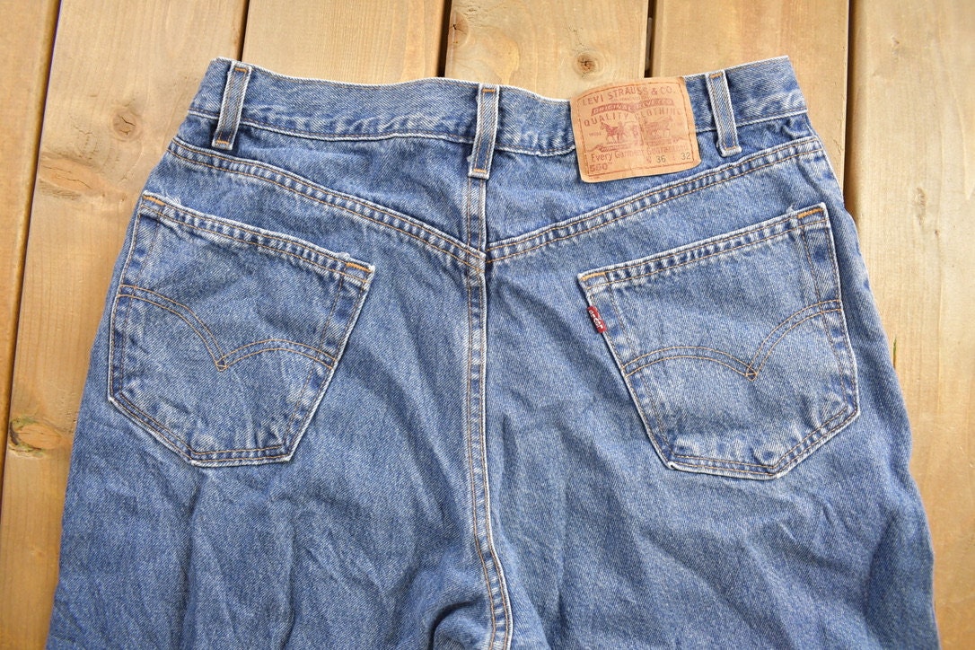 Vintage 1990s Levi's 550 Red Tab Jeans Size 36 x 32