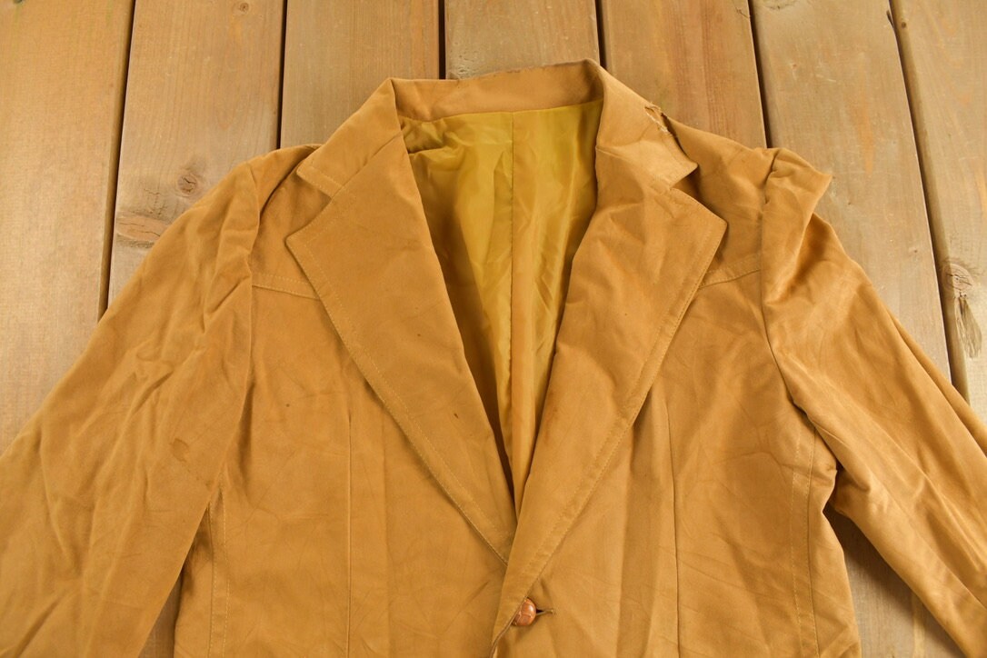 Vintage 1970s Suede Button Up Jacket / Fall Outerwear / Leather Coat / Winter Outerwear / Streetwear Fashion / Suede Jacket / Blazer