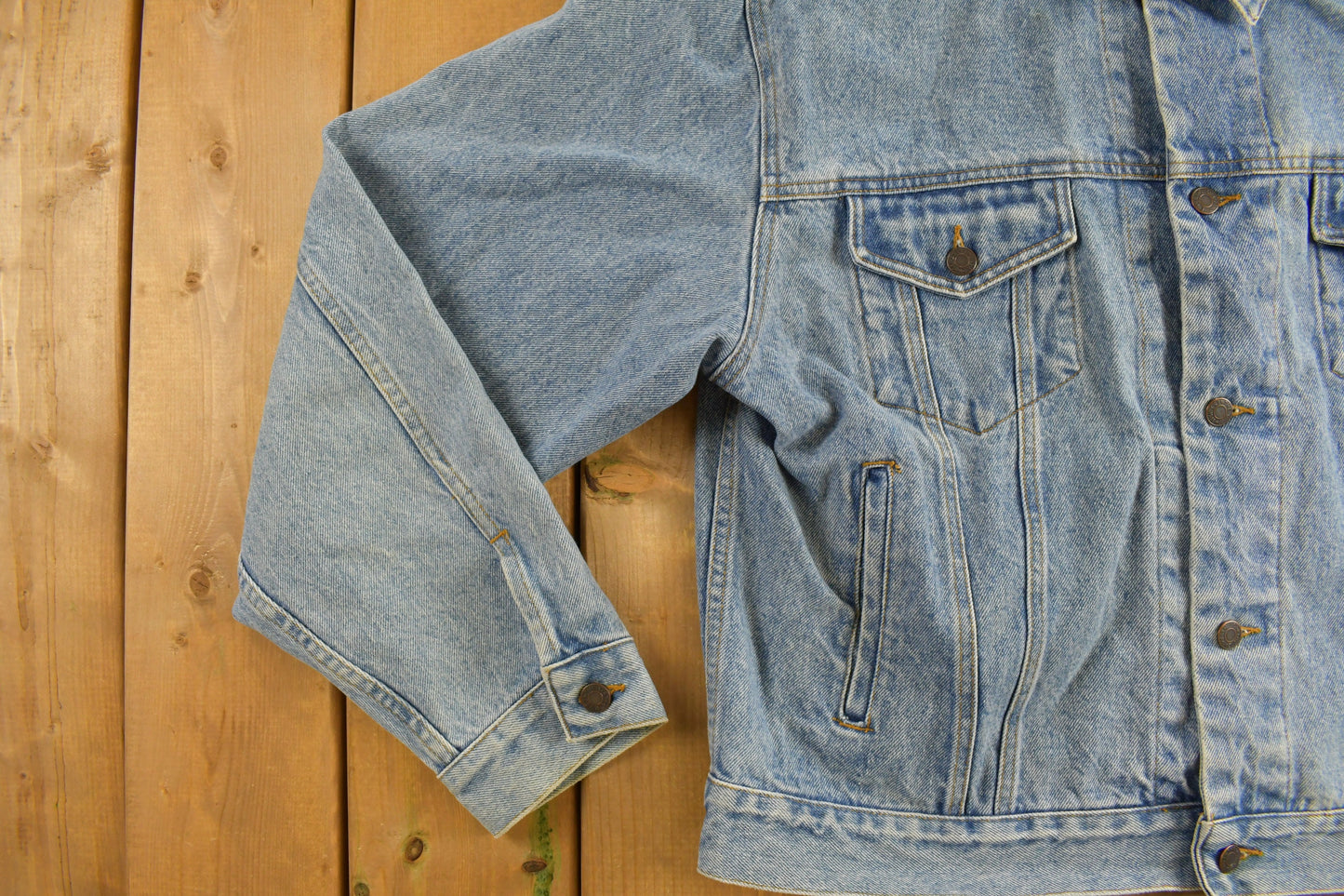 Vintage 1990s Gap Light Wash Denim Jean Jacket / Vintage Denim / Streetwear / Vintage Fall Outerwear / Fall Jacket / Gap denim