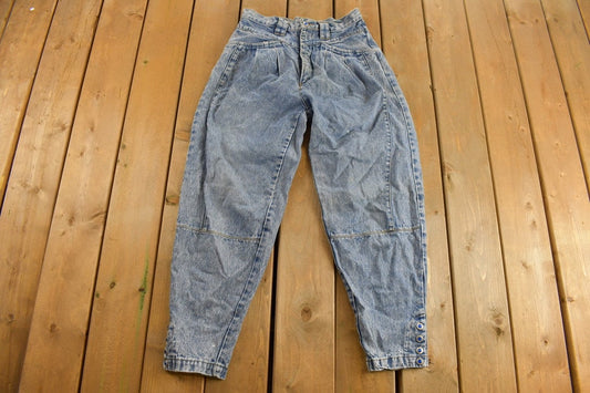Vintage 1990s Nuovo Womens Denim Jeans Size 30 x 28 / 90s Denim / Streetwear / Vintage Pants / Snap Button Ankles / Embroidered