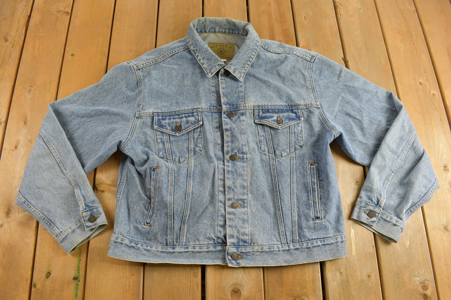 Vintage 1990s Gap Light Wash Denim Jean Jacket / Vintage Denim / Streetwear / Vintage Fall Outerwear / Fall Jacket / Gap denim