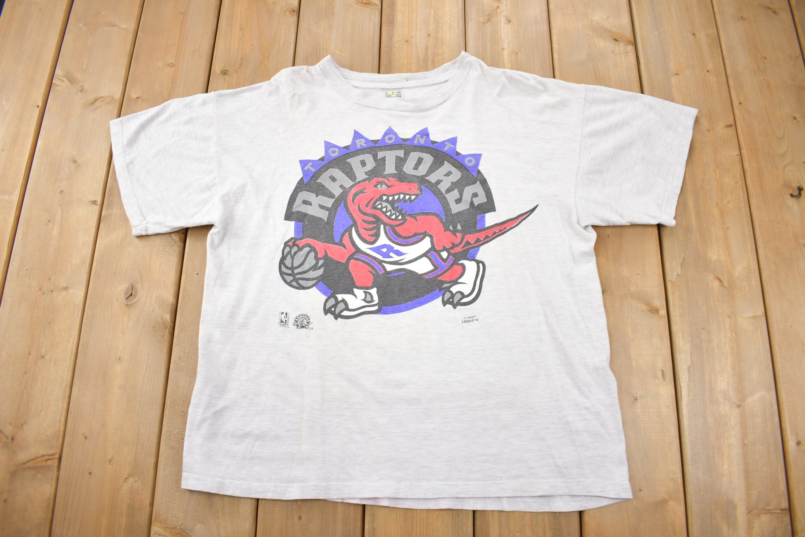 Vintage 1990s Toronto Raptors NBA Graphic T-Shirt