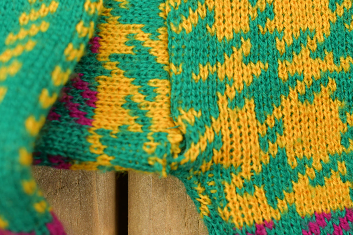 Vintage 1990s 100% Acrylic Wool Knit Sweater