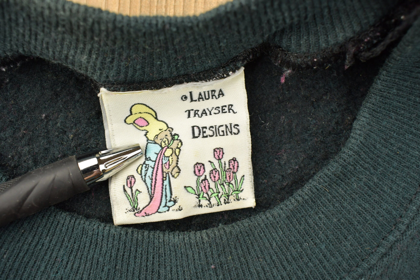 Vintage 1990s Laura Trayser Halloween Theme Pumpkin Crewneck Sweater / 90s Crewneck / Grandma Sweater / Bunny Sweater / Spooky Theme