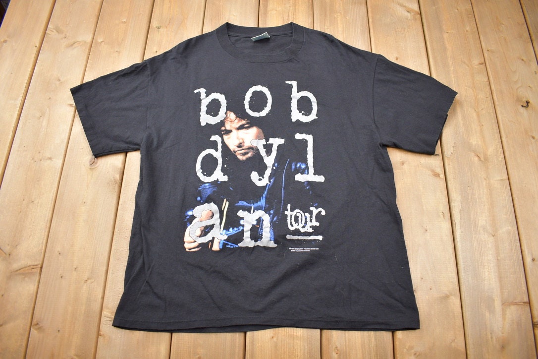 Vintage 1992 Bob Dylan Tour Graphic T-shirt / Band Tee / Single Stitch / Made in USA / 90s T-shirt / Premium Vintage