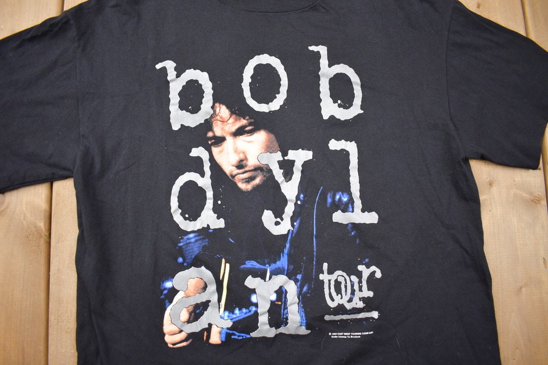 Vintage 1992 Bob Dylan Tour Graphic T-shirt / Band Tee / Single Stitch / Made in USA / 90s T-shirt / Premium Vintage