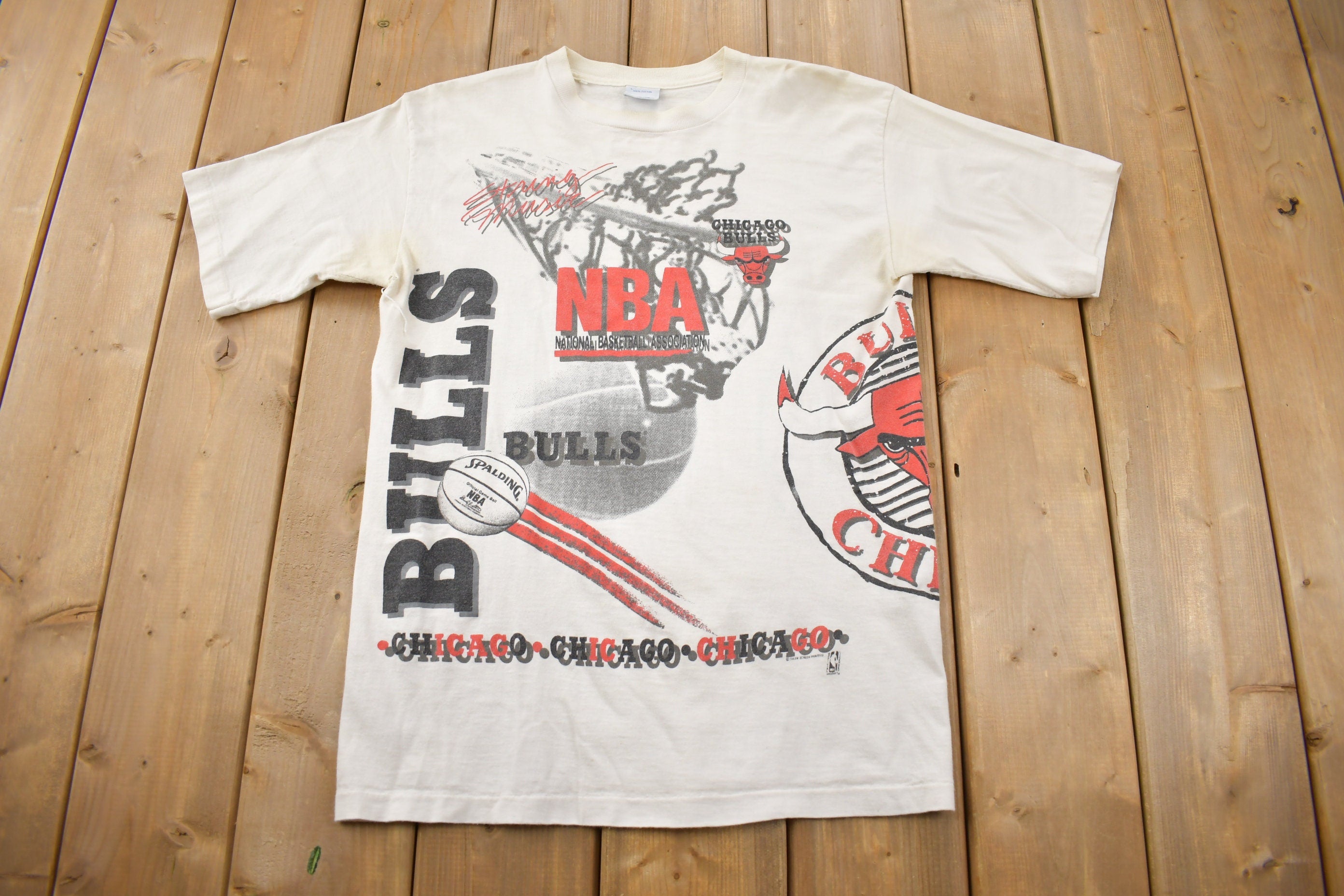 Vintage 1990s Chicago Bulls NBA Aerial Assault Graphic T-Shirt