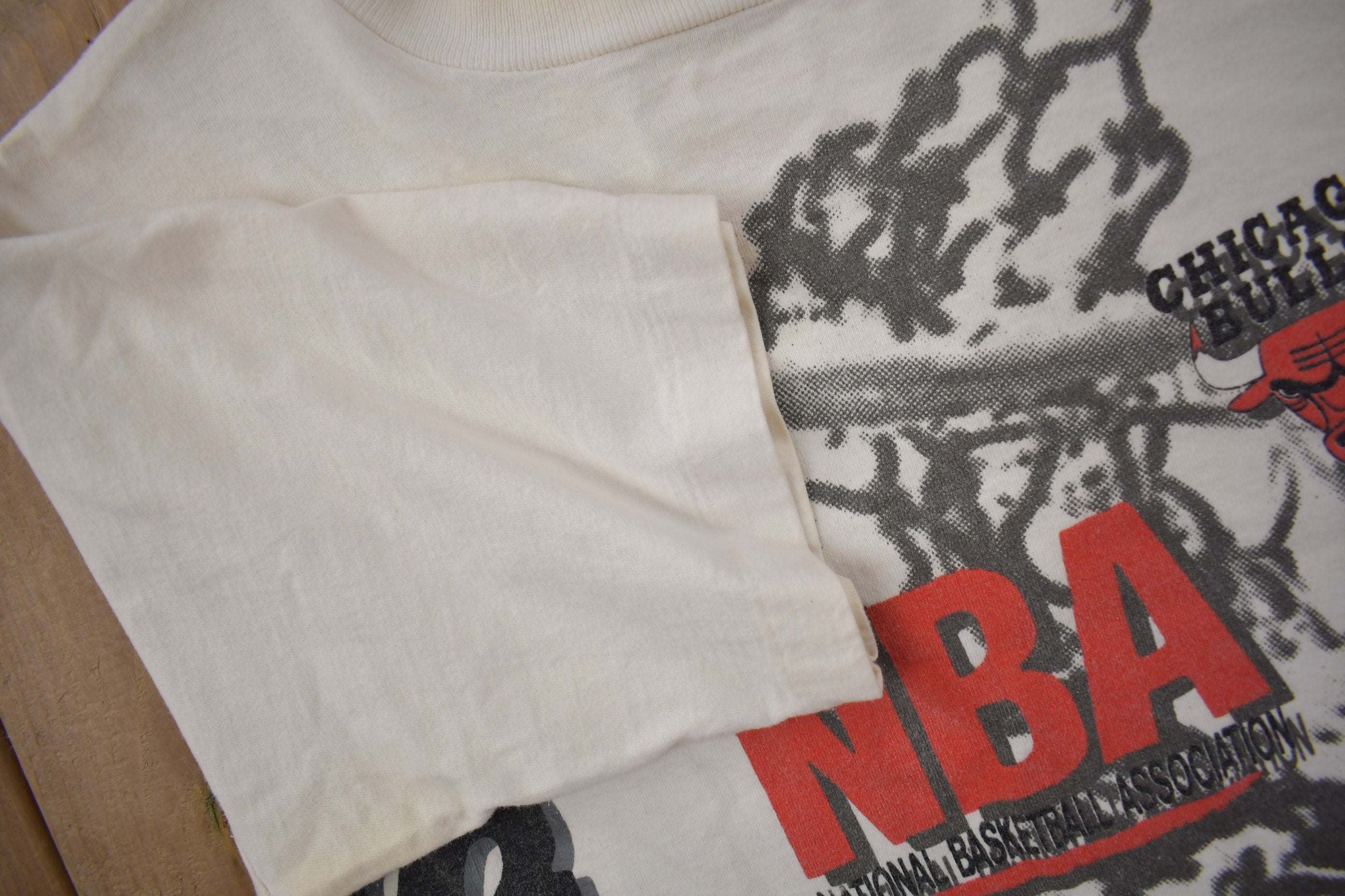 Vintage 1990s Chicago Bulls NBA Aerial Assault Graphic T-Shirt