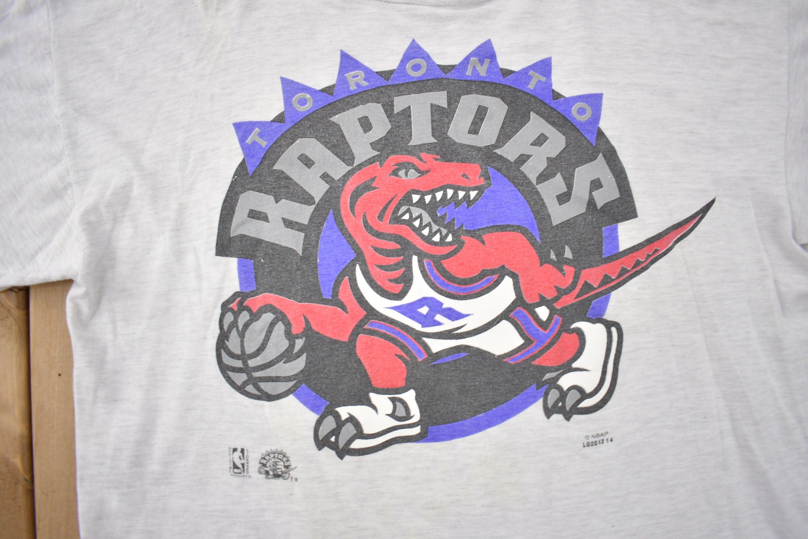 Vintage 1990s Toronto Raptors NBA Graphic T-Shirt