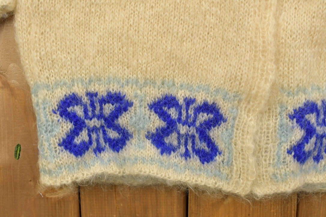 Vintage 1960s Floral Knit Wool Crewneck Sweater
