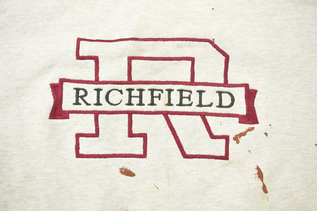 Vintage 1990s Richfield University Collegiate Crewneck / Embroidered / NCAA Sweatshirt / Sportswear / Americana / Distressed