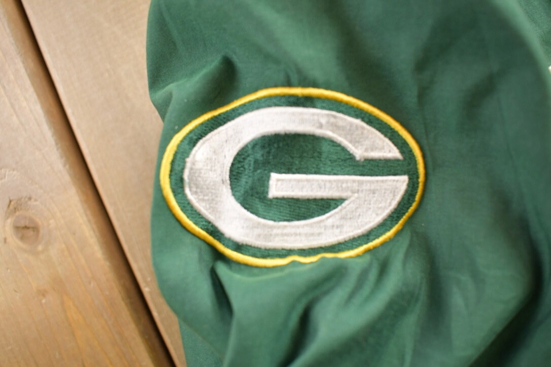 Vintage 1990s NFL Greenbay Packers Starter Pro Line Windbreaker Jacket