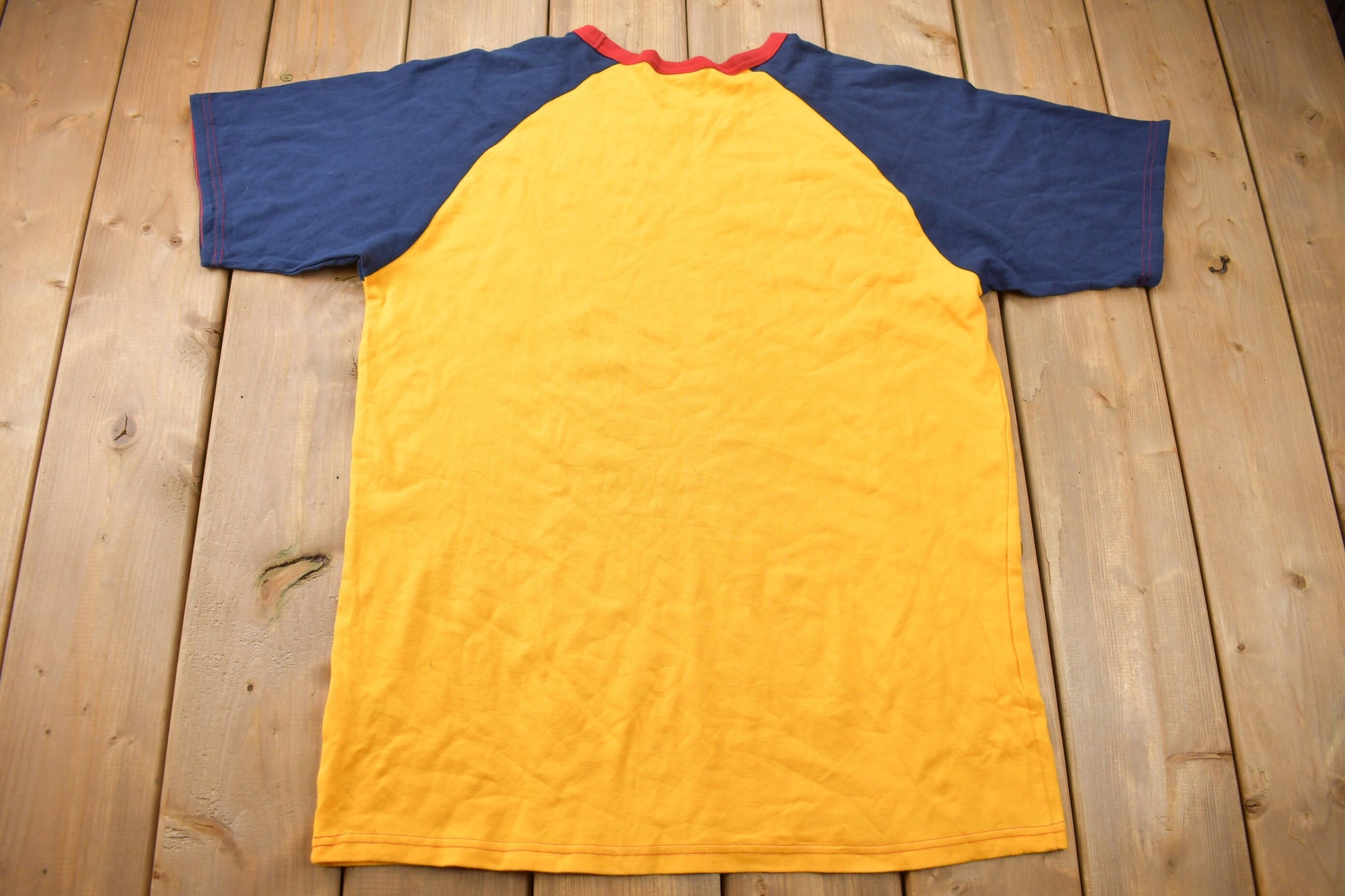 Vintage Y2K Nike Swoosh Graphic T-Shirt