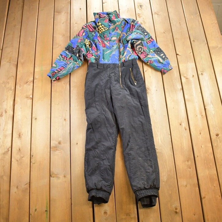 Vintage 1990s Snow Dancer By Alaska Jumpsuit Size 32x32 / Vintage Coveralls / Vintage Skiwear / Distressed  / One Piece/ Made in Austria