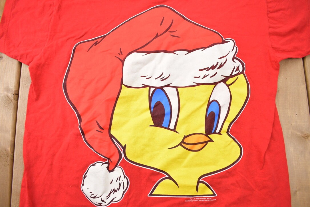 Vintage 1994 Looney Tunes Tweety Bird Santa Hat Christmas Cartoon T-Shirt / Christmas Graphic / Looney Tunes / Tweety Bird / Streetwear