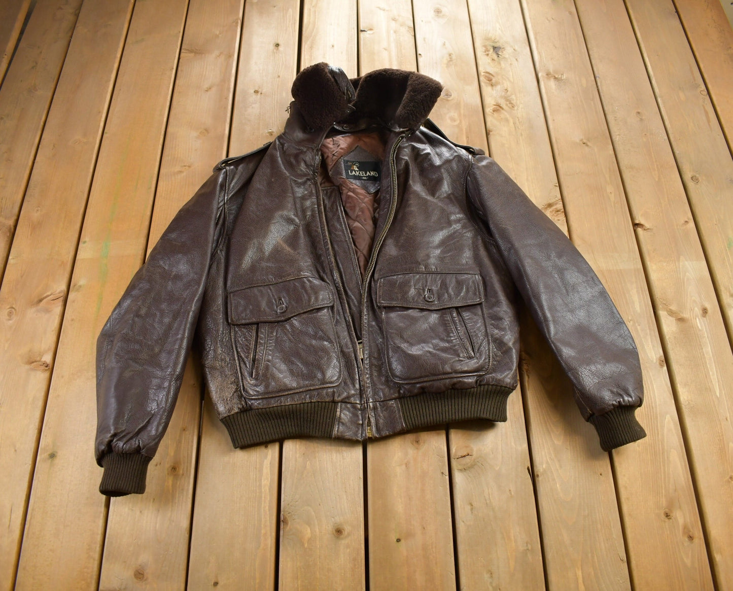 Vintage 1980s Lakeland Leather Jacket / Fall Outerwear / Leather Coat / Winter Outerwear / Streetwear Fashion / Fur Collar /