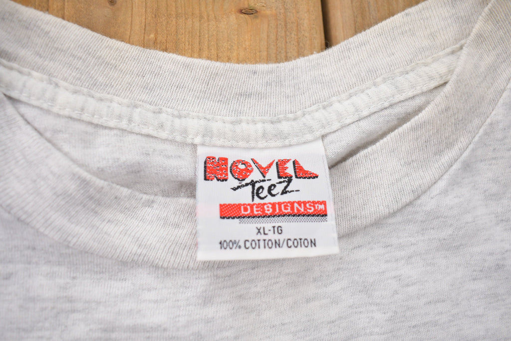 Vintage 1990s  Looney Tunes Hockey Graphic T-Shirt