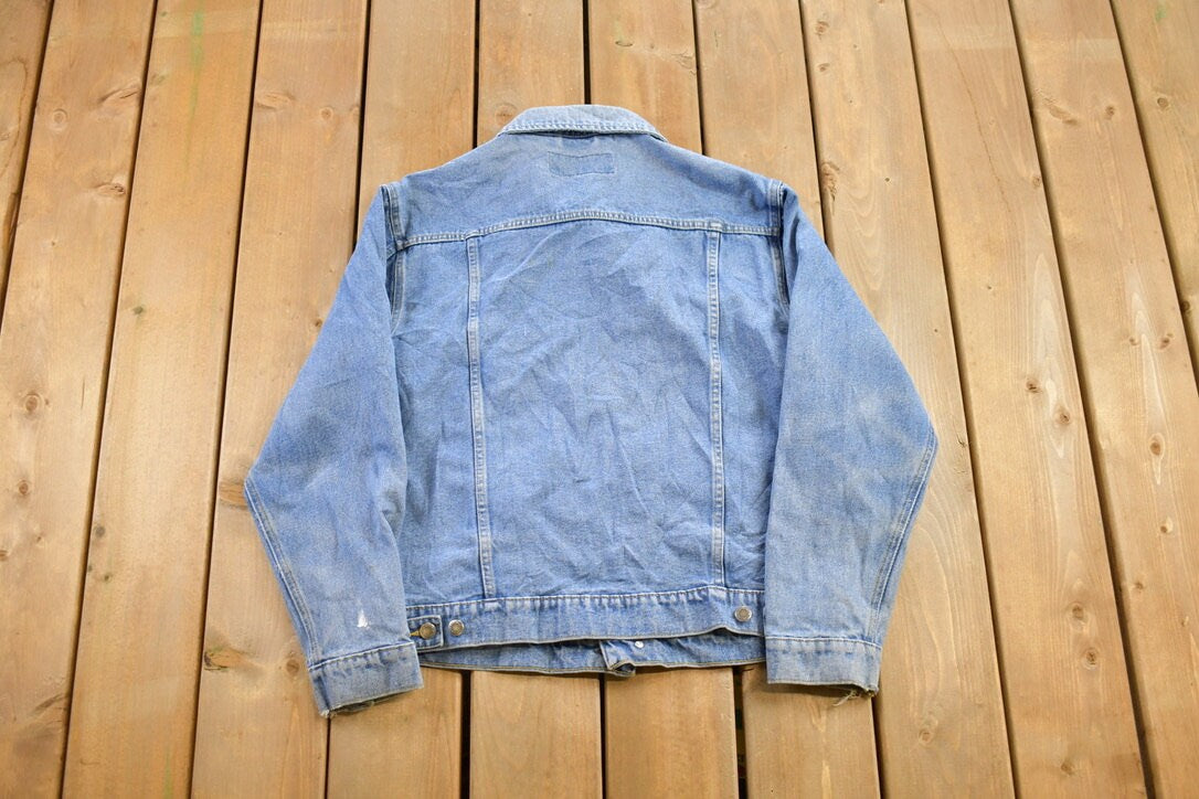 Vintage 1990s Wrangler Denim Jean Jacket / Vintage Denim / Streetwear / Vintage Fall Outerwear / Fall Jacket /