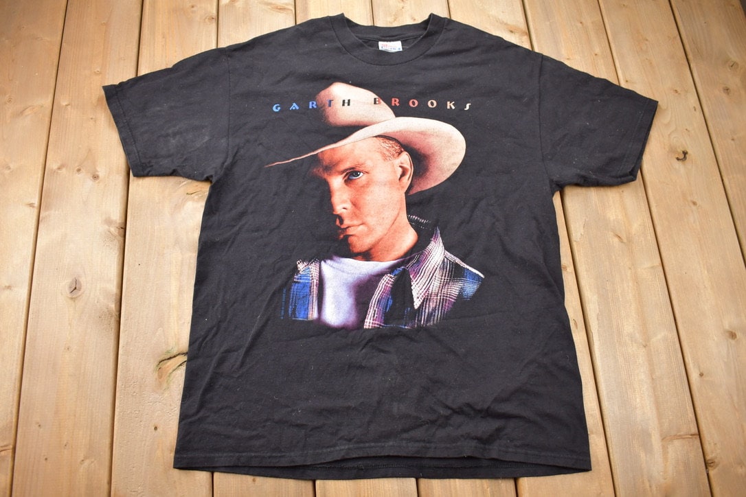 Vintage 1998 Garth Brooks Tour Graphic Country Music T-Shirt / Tour & Concert Graphic / 90s / Streetwear Fashion / Retro Style