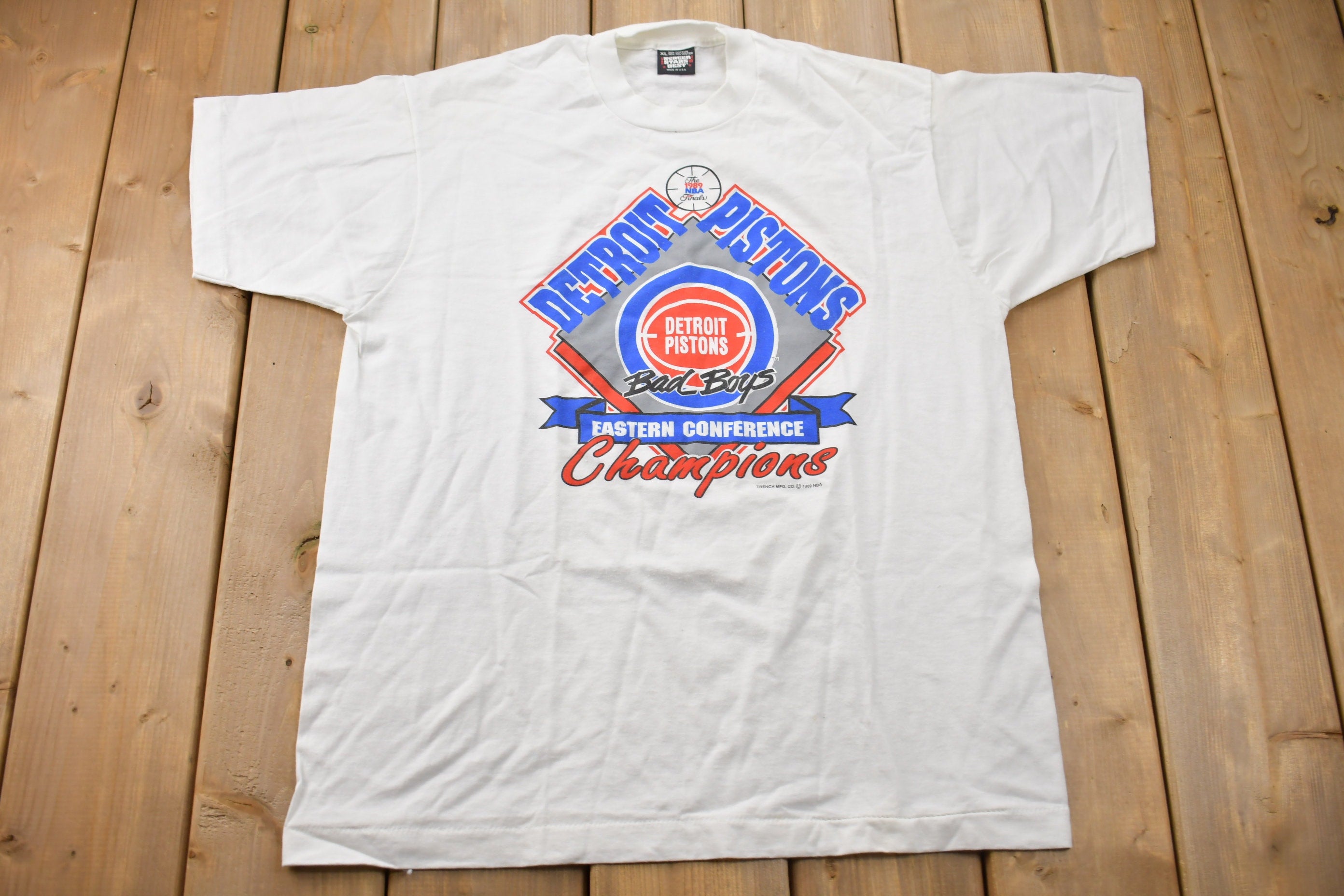 Vintage 1989 Detroit Pistons NBA Eastern Conference Champions Graphic T-Shirt
