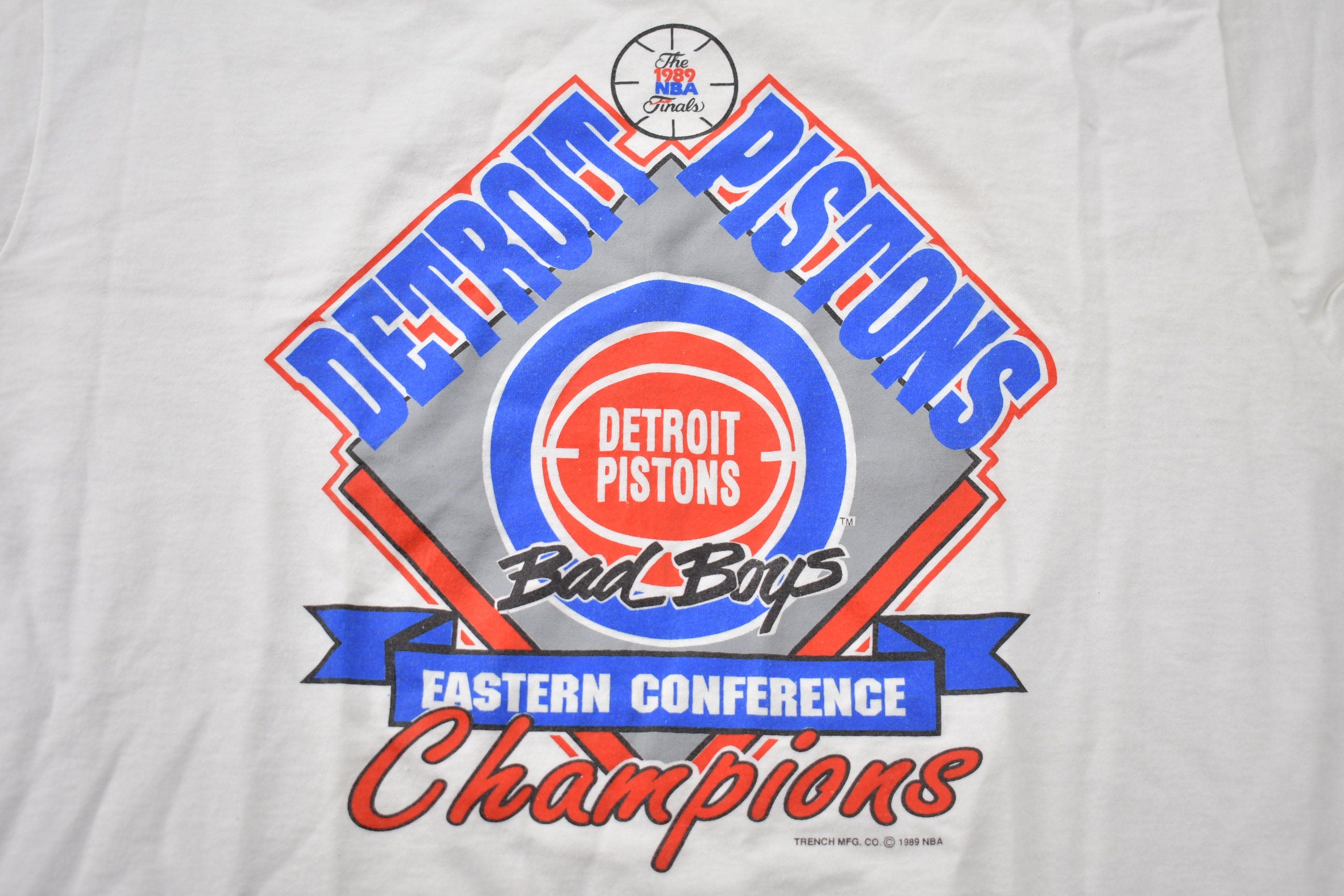 Vintage 1989 Detroit Pistons NBA Eastern Conference Champions Graphic T-Shirt