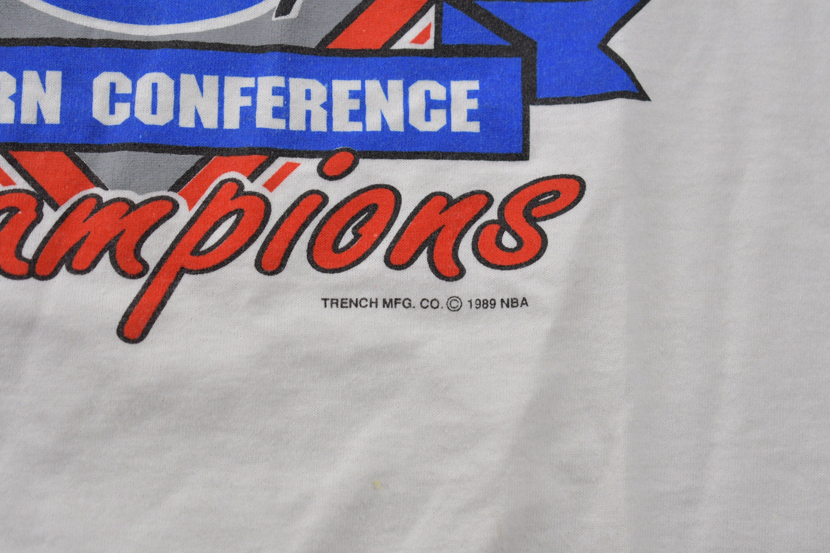 Vintage 1989 Detroit Pistons NBA Eastern Conference Champions Graphic T-Shirt